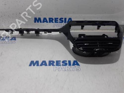 Used Air vent PEUGEOT 208 I (CA_, CC_) 1.2 PureTech 82 (82 hp) 31536080