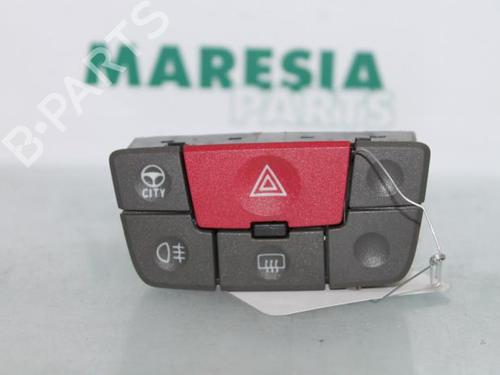 Used Warning switch FIAT PANDA (169_) 1.2 (169.AXB11, 169.AXB1A) (60 hp) 31492605