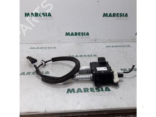 Used Electric handbrake PEUGEOT 508 I (8D_) 2.0 HDi Hybrid4 AWC (163 hp) 31446139