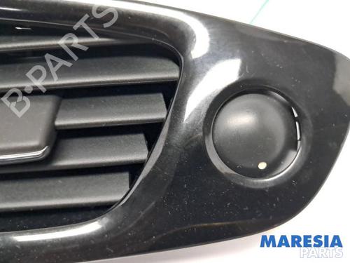 Air vent RENAULT GRAND SCÉNIC III (JZ0/1_) 2.0 16V (JZ0G) | BP31528539I21