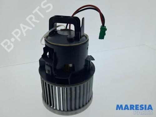 Used Heater blower motor Heater blower motor PEUGEOT 308 SW II (LC_, LJ_, LR_, LX_, L4_) 1.6 BlueHDi 120 (120 hp) 34406695 34406695