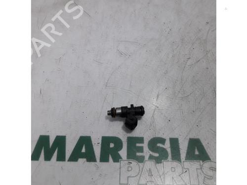 injector-renault-clio-iii-br01-cr01-2005-2006-2007-2008-2009-2010-2011-2012-2013-2014-31521410 main image