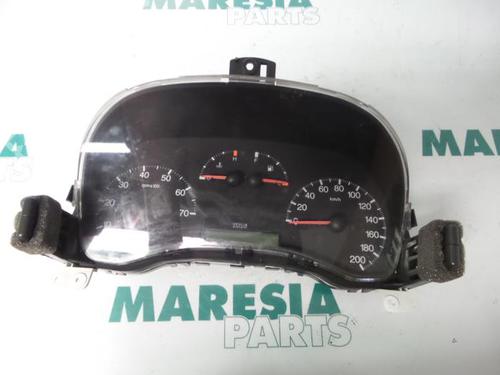Used Instrument cluster Instrument cluster FIAT PUNTO (188_) 1.2 16V 80 (188.233, .235, .253, .255, .333, .353, .639,... (80 hp) 31403228 31403228