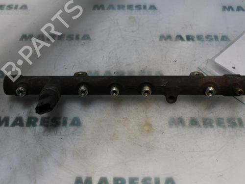 Used Injection rail RENAULT MEGANE II (BM0/1_, CM0/1_) 1.9 dCi (BM0G, CM0G) (120 hp) 31464916