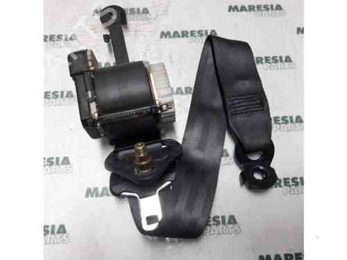 Used Front right seatbelt RENAULT CLIO II (BB_, CB_) 1.5 dCi (B/CB07) (65 hp) 31484689