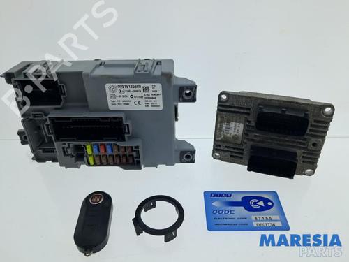 Used Engine control unit (ECU) Engine control unit (ECU) FIAT 500 (312_) 1.2 (312AXA1A) (69 hp) 36093202 36093202