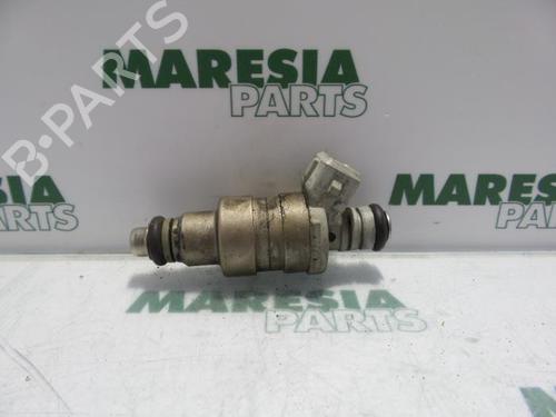 Used Injector CITROËN XSARA Coupe (N0) 1.4 i (75 hp) 31438246