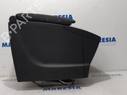 Used Armrest / Center console RENAULT SCÉNIC III (JZ0/1_) 1.6 16V (JZ0U, JZ1B) (110 hp) 31508641