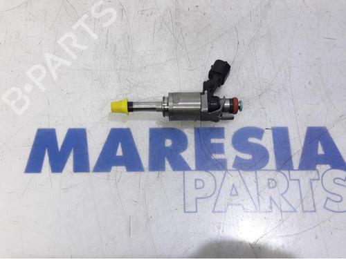 Used Injector RENAULT KADJAR (HA_, HL_) 1.2 TCe 130 (HLMR) (130 hp) 31493708