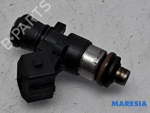 Used Injector RENAULT KANGOO (KC0/1_) 1.2 16V (KC05, KC06, KC03, KC0T, KC0W, KC1D) (75 hp) 31493367