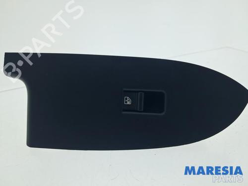 Interruttore Interruttore ALFA ROMEO GIULIETTA (940_) 1.4 TB (940FXB1A, 940FXB11) (170 hp) 36158761 36158761