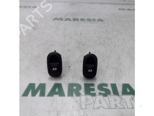 Spak kontakt CITROËN C3 Pluriel (HB_) 1.4 (73 hp) 31453379