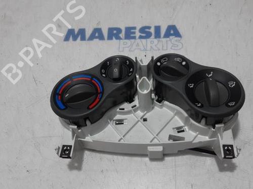 Used Climate control FIAT PANDA (169_) 1.2 (169.AXB11, 169.AXB1A) (60 hp) 31522393