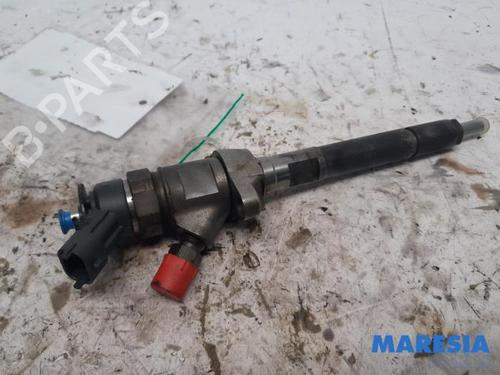 Used Injector PEUGEOT 5008 (0U_, 0E_) 1.6 HDi (110 hp) 31514179