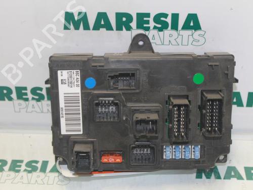 Used Fuse box CITROËN C6 (TD_) 2.7 HDi (204 hp) 31536204