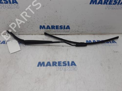 Used Front windshield wiper arm RENAULT MEGANE IV Hatchback (B9A/M/N_) 1.2 TCe 130 (B9MR) (130 hp) 31423302