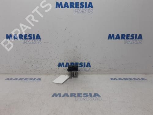 Used Electronic sensor PEUGEOT 208 I (CA_, CC_) 1.0 VTi (68 hp) 31528295