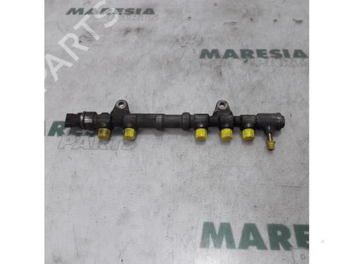 Used Injection rail FIAT QUBO (225_) 1.3 D Multijet (225CXB1A, 225AXB1A, 225CXB11, 225AXB11,... (75 hp) 31401649
