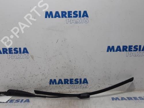 front-windshield-wiper-arm-fiat-500-312_-2007-31457875 main image