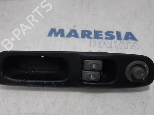 switch-renault-twingo-i-c06_-1993-1994-1995-1996-1997-1998-1999-2000-2001-2002-2003-2004-2005-2006-2007-2008-2009-2010-2011-2012-31491394 main image