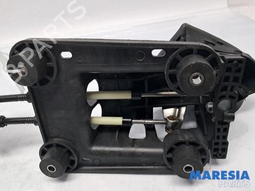 Gear lever PEUGEOT 208 I (CA_, CC_) 1.2 VTI 82 | BP31444338M90 