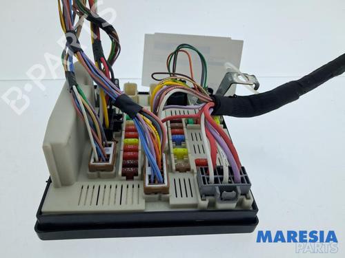 Used Fuse box Fuse box RENAULT KANGOO / GRAND KANGOO II (KW0/1_) 1.6 16V (KW03, KW09, KW0D, KW0U, KW0W, KW13) (106 hp) 39690182 39690182
