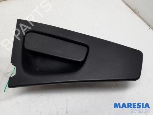 rear-left-exterior-door-handle-renault-clio-iv-bh_-2012-2013-2014-2015-2016-2017-2018-2019-2020-2021-31431120 main image