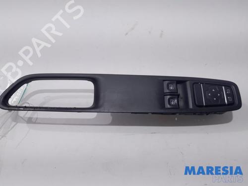 Used Switch RENAULT CLIO IV (BH_) 0.9 TCe 90 (BHNF, BHMA, BHMH, BHJK, BHJR) (90 hp) 31454812