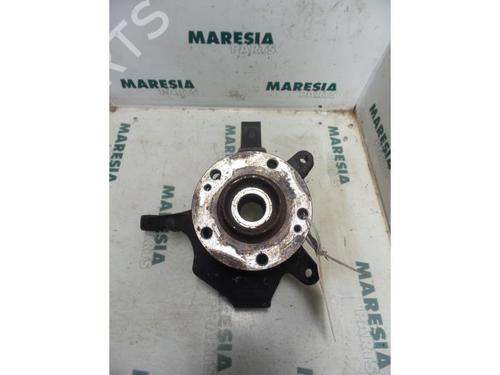 Used Right front steering knuckle RENAULT LAGUNA II (BG0/1_) 1.9 dCi (BG08, BG0G) (120 hp) 31408603