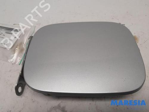 fuel-flap-renault-kadjar-ha_-hl_-2015-31385418 main image