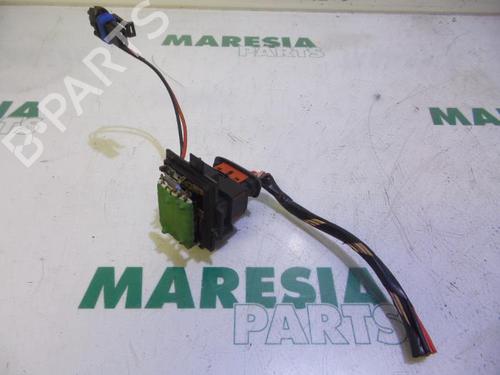 Used Electronic sensor RENAULT CLIO II (BB_, CB_) 1.2 16V (BB05, BB0W, BB11, BB27, BB2T, BB2U, BB2V, CB05,... (75 hp) 31497209