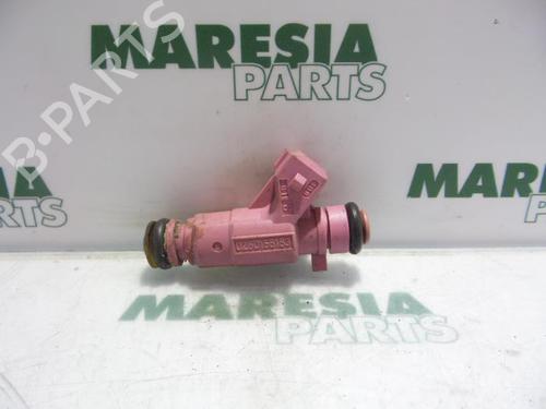 Inyector FIAT IDEA (350_) 1.4 16V (95 hp) 31512137