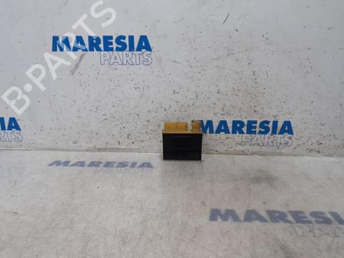 Used Electronic sensor PEUGEOT 5008 (0U_, 0E_) 1.6 HDi (112 hp) 31527975