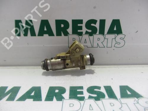 Used Injector PEUGEOT 206 Hatchback (2A/C) 1.4 i (75 hp) 31468671