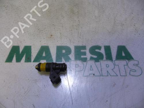 Used Injector RENAULT CLIO II (BB_, CB_) 1.4 16V (B/CB0P, BB13) (98 hp) 31474304