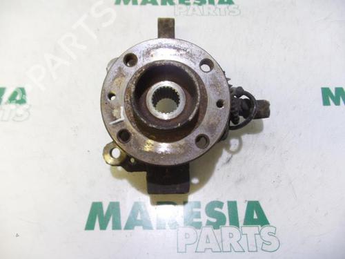 Used Left front steering knuckle RENAULT CLIO III (BR0/1, CR0/1) 1.2 16V (BR02, BR0J, BR11, CR02, CR0J, CR11) (75 hp) 31424837