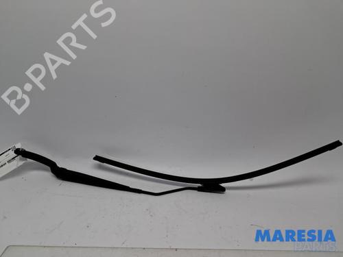 Used Front windshield wiper arm Front windshield wiper arm RENAULT CLIO IV (BH_) 0.9 TCe 90 (BHNF, BHMA, BHMH, BHJK, BHJR) (90 hp) 31492755 31492755