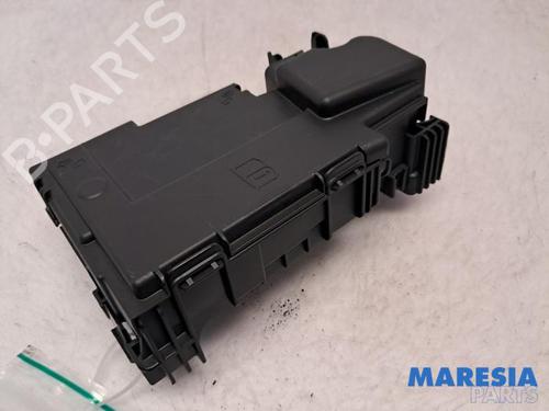 fuse-box-opel-astra-k-sports-tourer-b16-2015-2016-2017-2018-2019-2020-2021-2022-31416316 main image