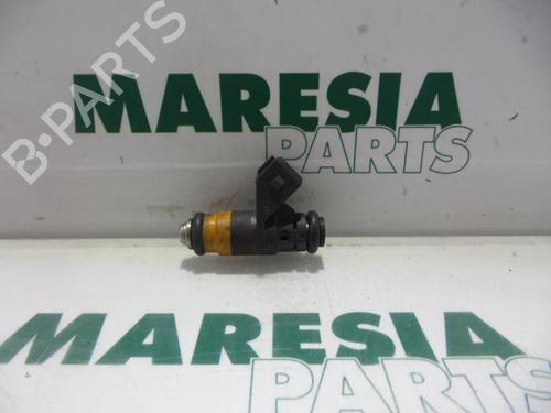 Used Injector RENAULT MEGANE I Cabriolet (EA0/1_) 1.4 16V (EA0D, EA1H, EA0W, EA10) (95 hp) 31499674