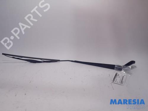 Used Front windshield wiper arm PEUGEOT 206 CC (2D) 1.6 16V (2DNFUF, 2DNFUR) (109 hp) 31490494