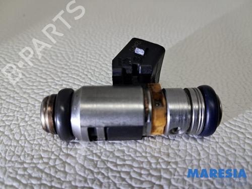 Injecteur FIAT 500 (312_) 1.2 (312AXA1A) (69 hp) 32011759