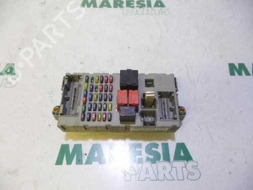Used Fuse box FIAT PUNTO (188_) 1.2 16V 80 (188.233, .235, .253, .255, .333, .353, .639,... (80 hp) 31460239