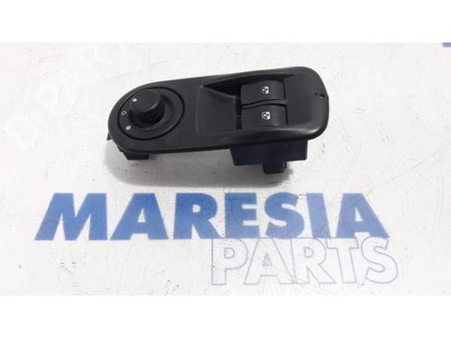 Used Switch OPEL VIVARO A Van (X83) 2.5 DTI (F7) (135 hp) 31535178