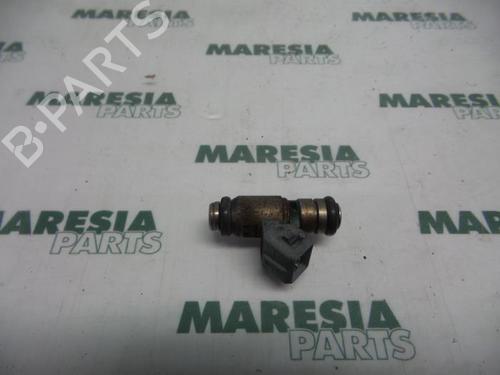 injector-renault-scenic-i-mpv-ja01_-fa0_-1999-2000-2001-2002-2003-2004-2005-2006-2007-2008-2009-2010-31404470 main image