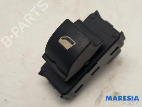 Used Switch PEUGEOT 5008 (0U_, 0E_) 1.6 16V (120 hp) 31462347