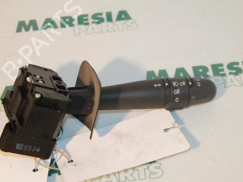 steering-column-stalk-renault-clio-ii-bb_-cb_-1998-1999-2000-2001-2002-2003-2004-2005-2006-2007-2008-2009-2010-2011-2012-2013-2014-2015-2016-31398490 main image