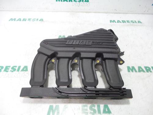 Used Injection rail FIAT STILO (192_) 1.6 16V (192_XB1A) (103 hp) 31527992