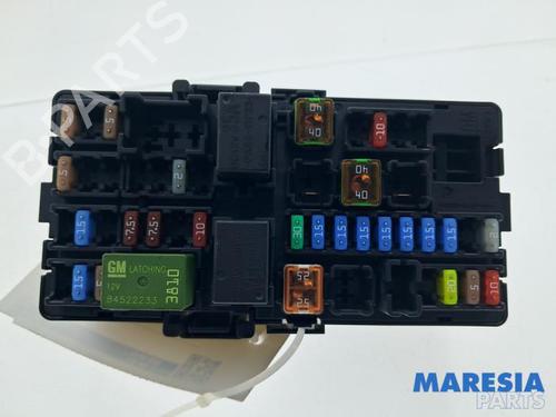 Used Fuse box Fuse box OPEL KARL (C16) 1.0 (73 hp) 40093150 40093150