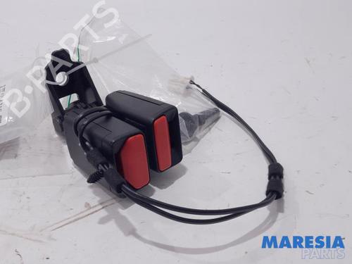 Used Seat buckle PEUGEOT 508 SW I (8E_) 2.0 BlueHDi 180 (180 hp) 31518082
