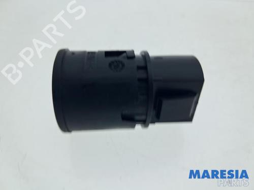 Switch RENAULT ZOE Hatchback Van (BFM_) Electric (BFME) | BP38105574I30 - Image 2